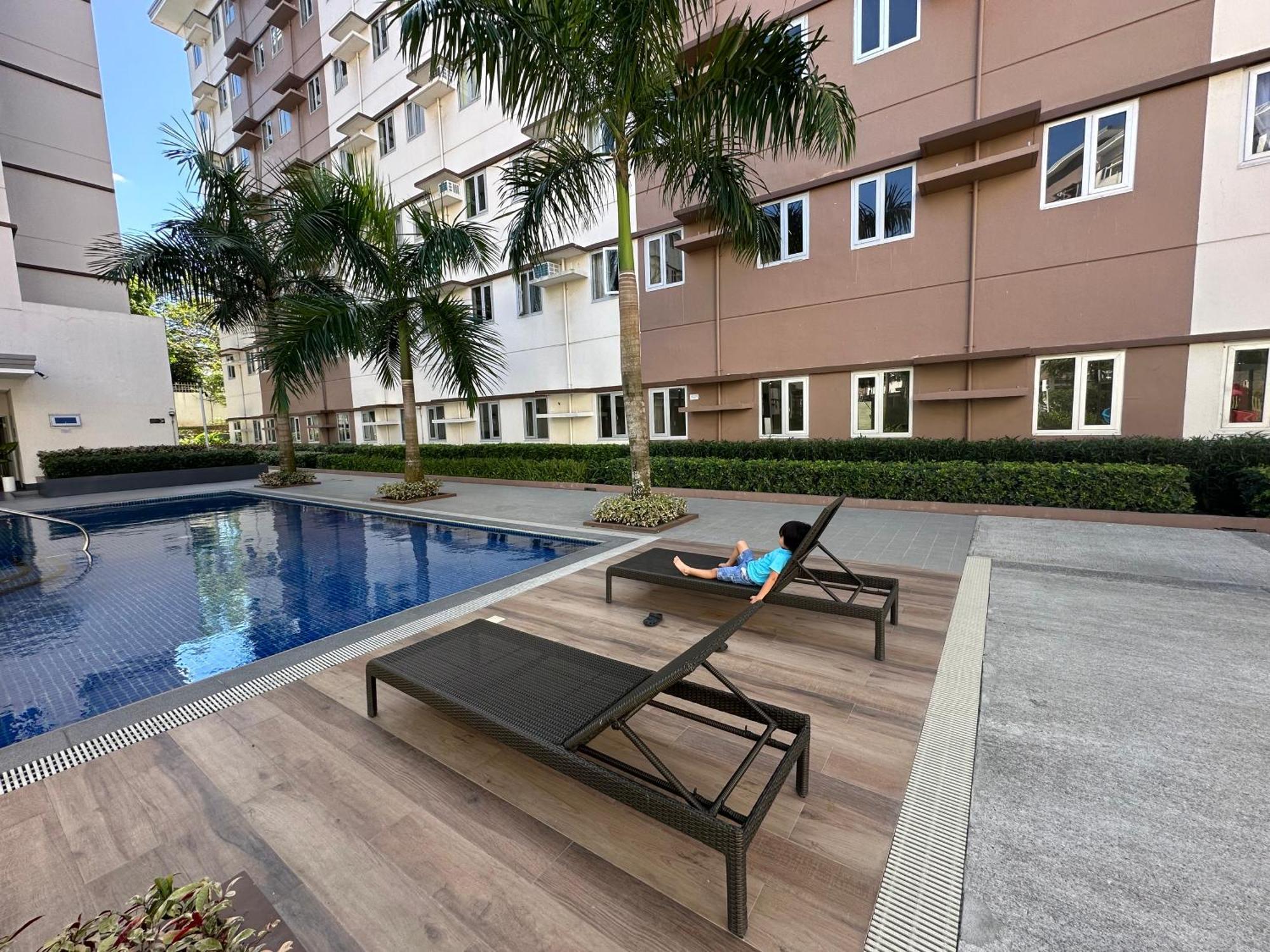 Starlight Suites Trece Martires Exterior foto