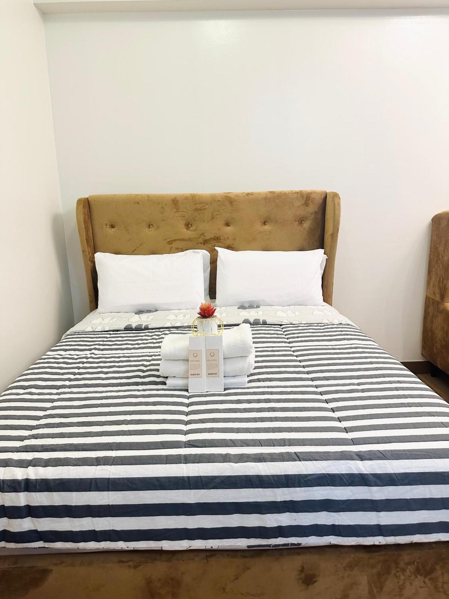 Starlight Suites Trece Martires Exterior foto