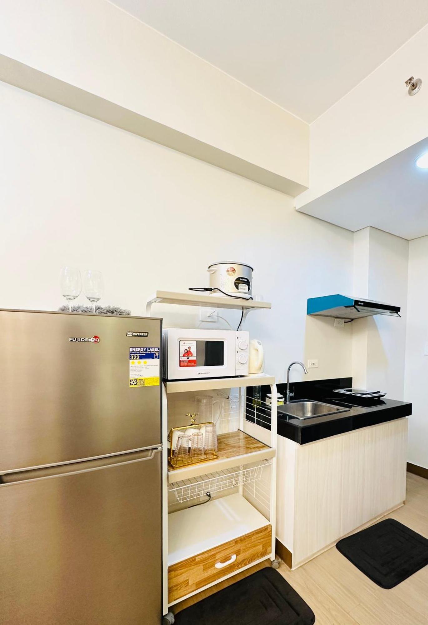 Starlight Suites Trece Martires Exterior foto