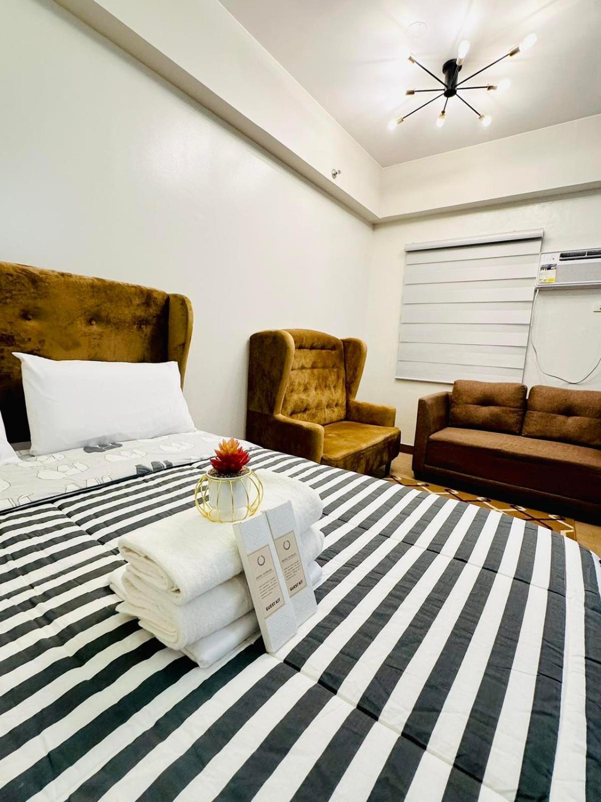 Starlight Suites Trece Martires Exterior foto